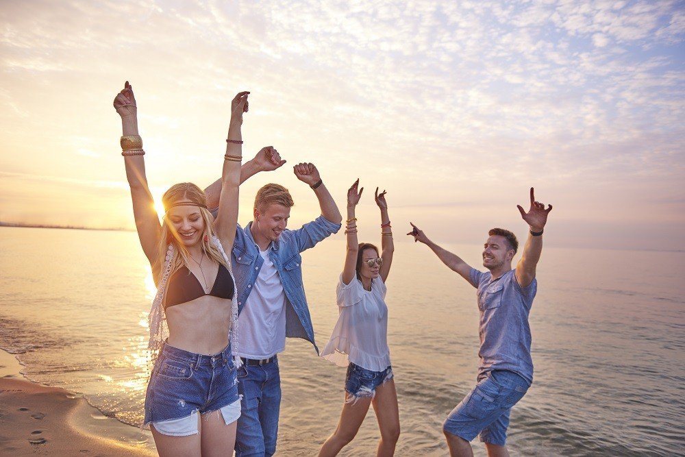why you should be travelling with friends du express